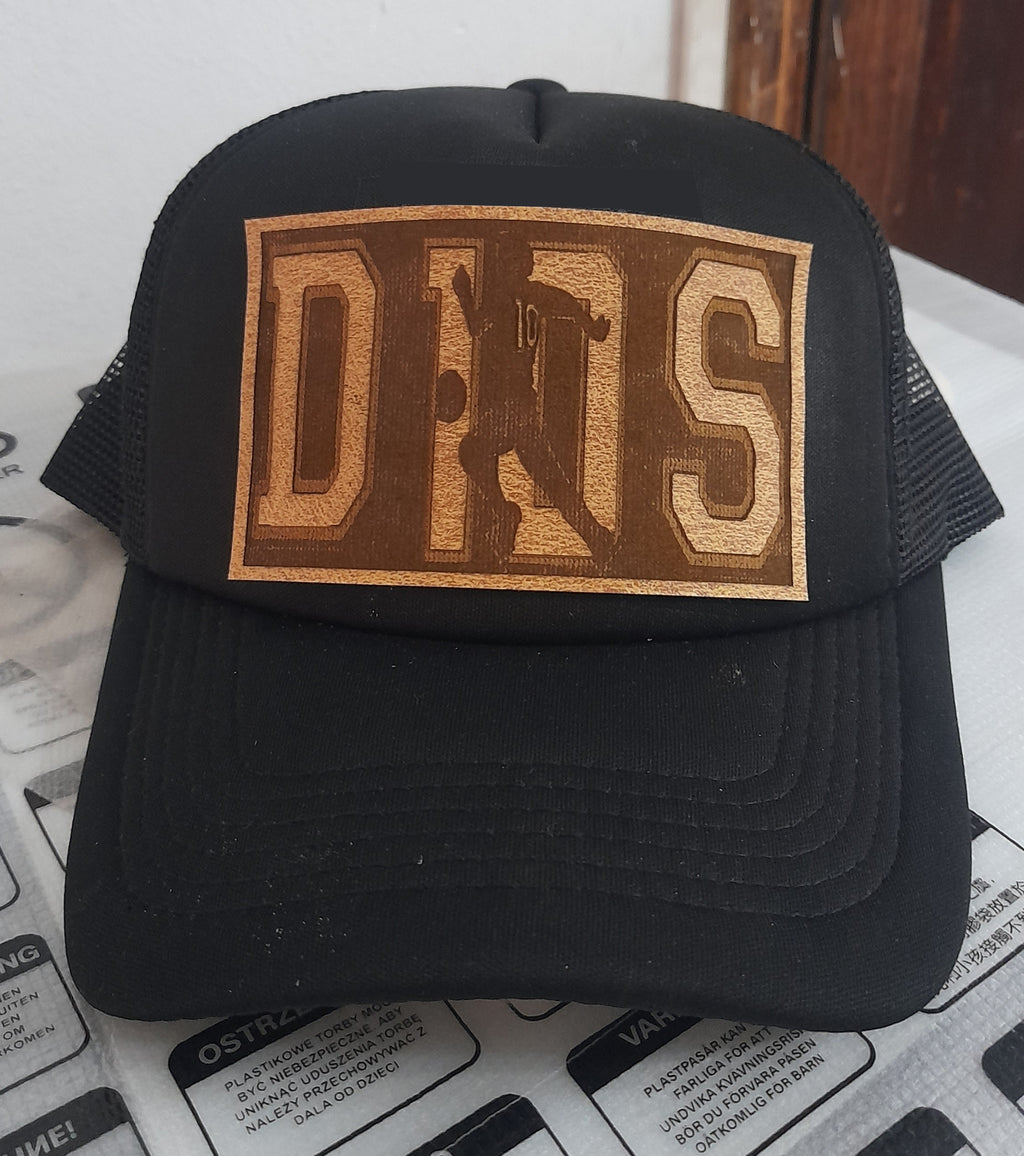 GORRA TRUCKER NEGRA - LOGO ECOCUERO