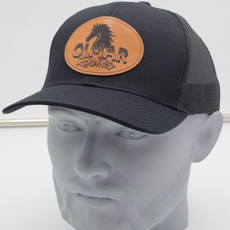 GORRA TRUCKER NEGRA - LOGO ECOCUERO