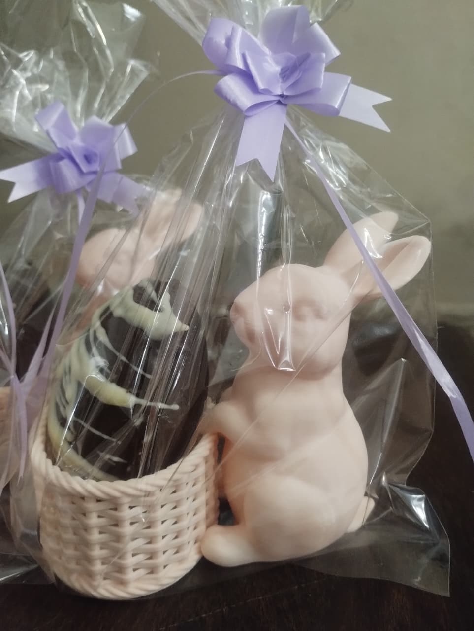 FIGURA CONEJO 3D + HUEVO DE PASCUA 100 GR