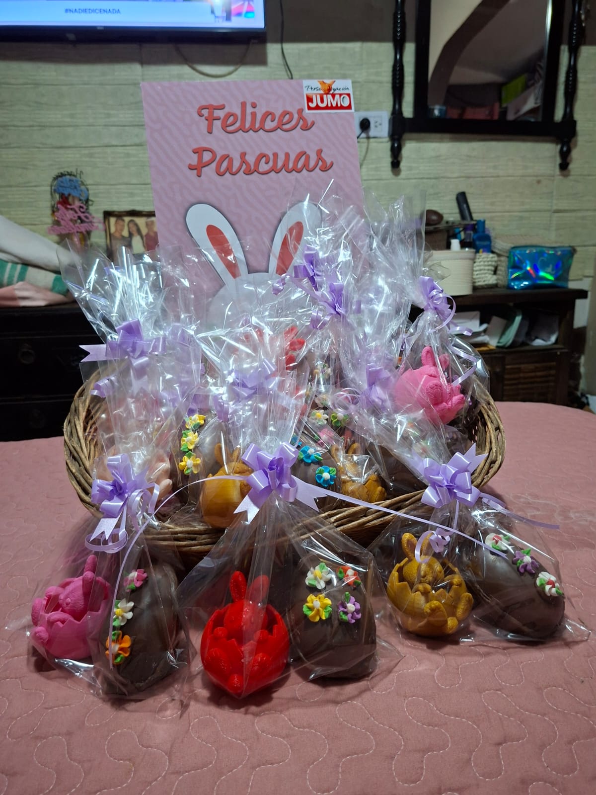 FIGURA CONEJO 3D +HUEVO PASCUA 100 GR