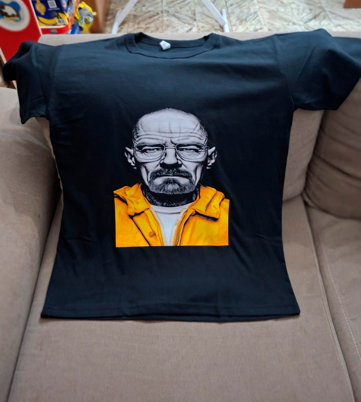 REMERA WALTER WHITE NEGRA SEMI TONO